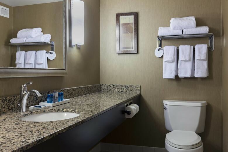 Delta Hotels By Marriott Fargo