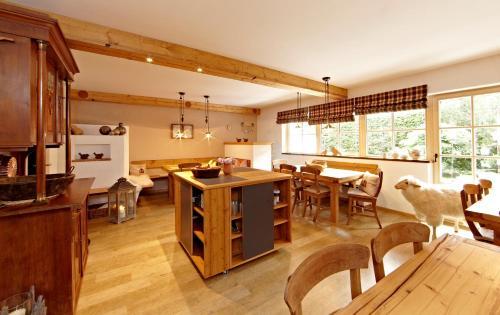 Hostal G�stehaus Sch�nanger
