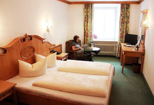 Post-hotel