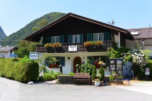 Hostal G�stehaus D�ring