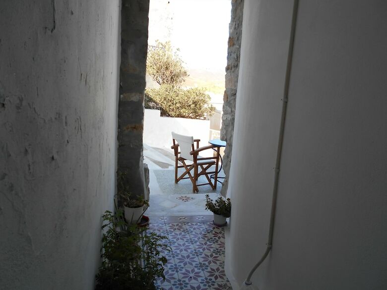 Hotel Popi Studios