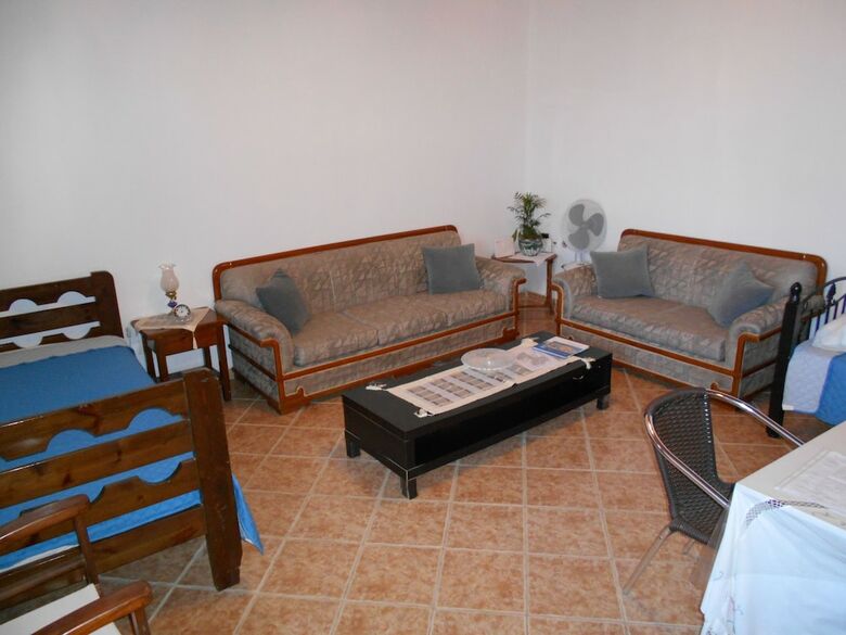 Hotel Popi Studios