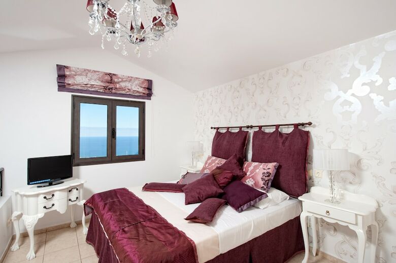 Creta Blue Boutique Hotel
