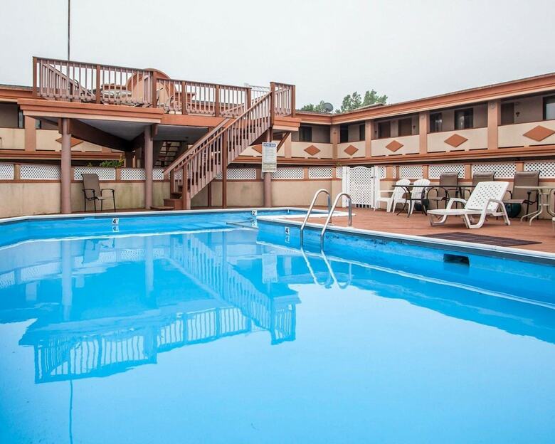Hotel Rodeway Inn