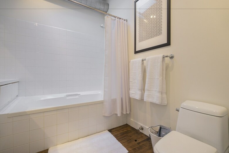 Applewood Suites - The Ossington Loft