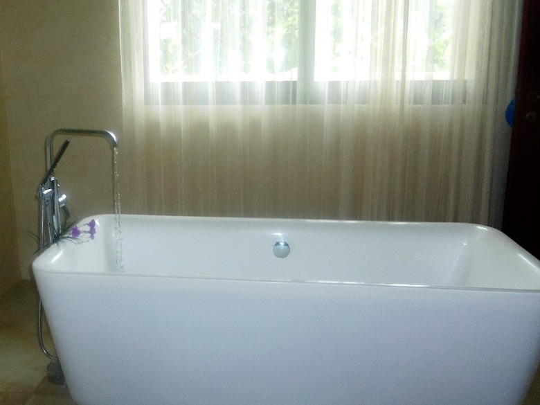 Ngalawa Hotel & Resort