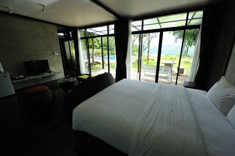 Hotel Suan Muang Porn
