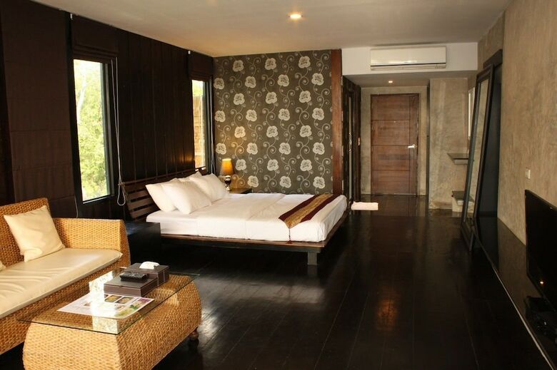 Hotel Suan Muang Porn