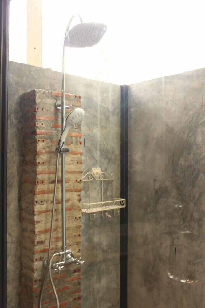 Hotel Suan Muang Porn
