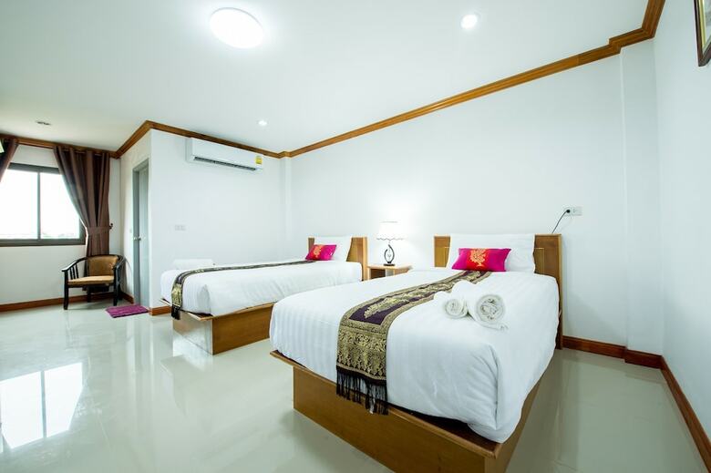Thatphanom View Hotel