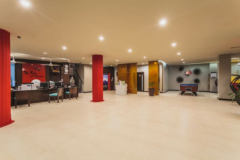 Condo In Bangtao In Kris Condo - Unit402