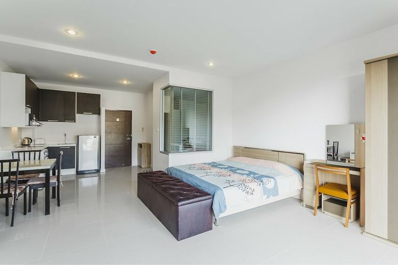Condo In Karon In Chic Condo (Unit B603)