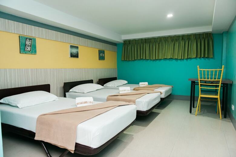 Hotel Bed And Bath At Station 120