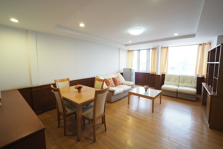 Hotel Navanakorn Golden View