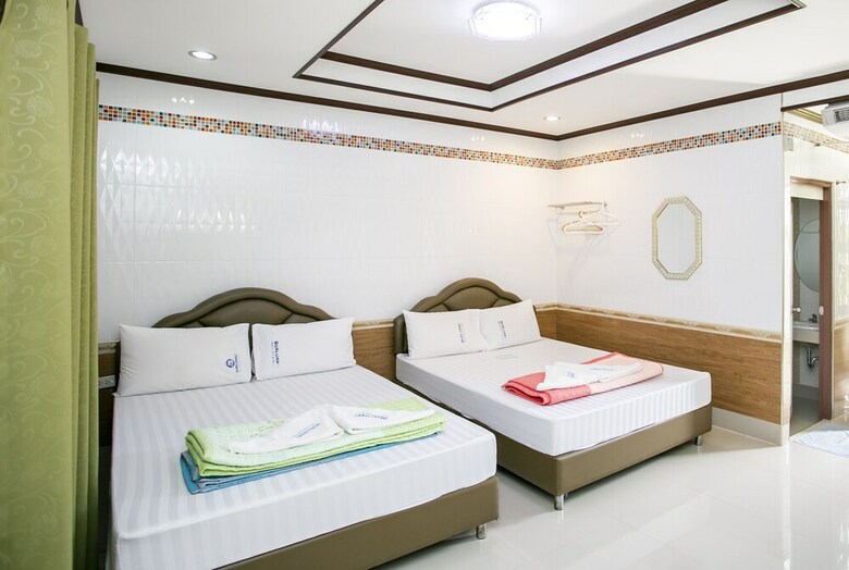 Hotel Bualuang Boutique Resort
