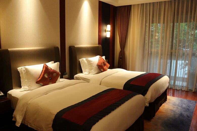 St.potala Hotel