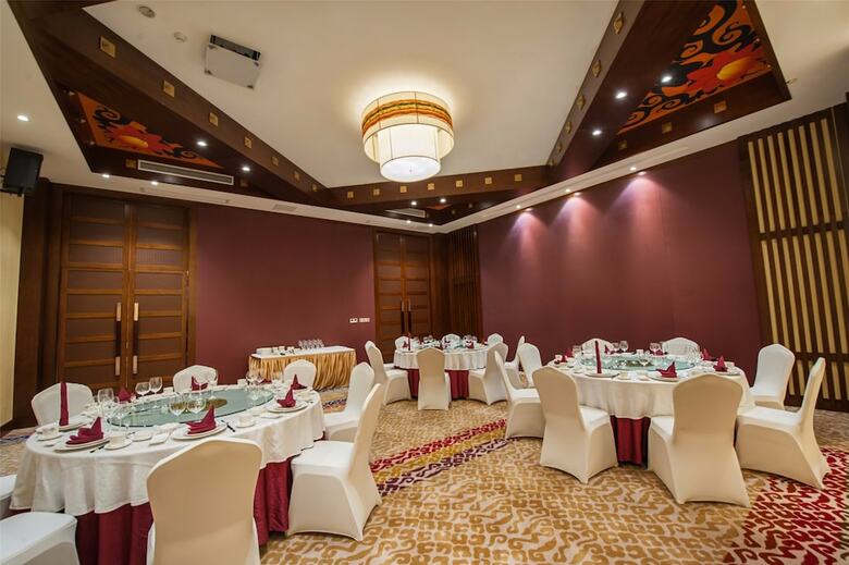 St.potala Hotel