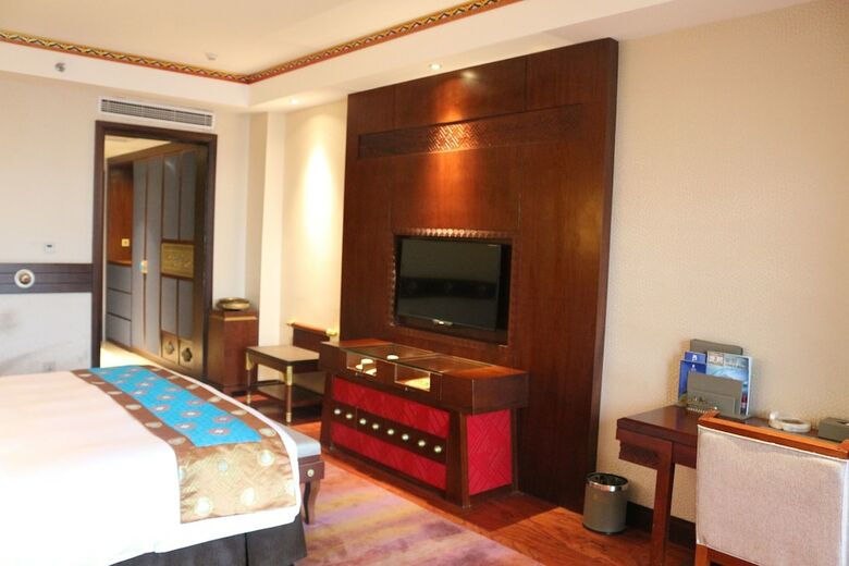 St.potala Hotel