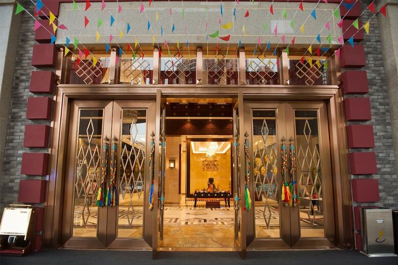 St.potala Hotel