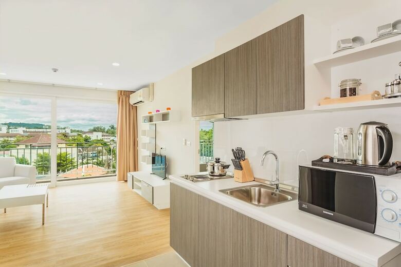 Condo In Kata In Ozonec- Unit D618