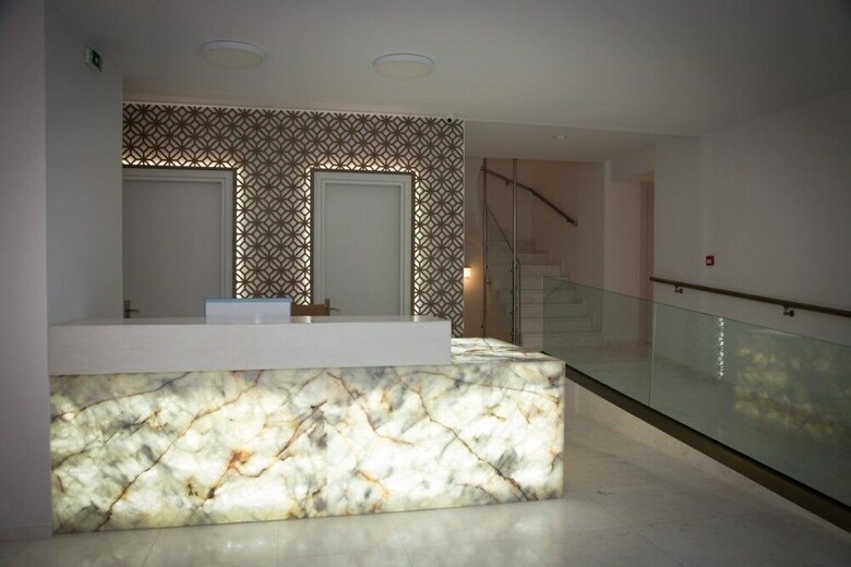 H Hotel Zephyros