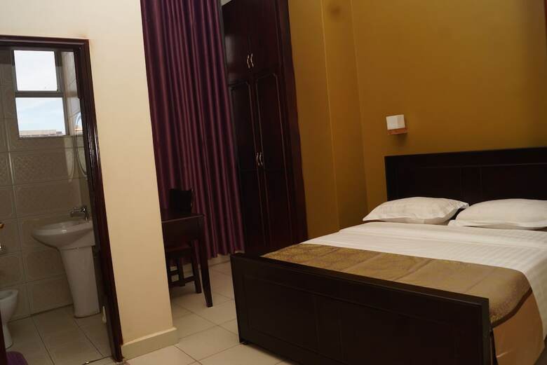 Diamonds Hotel