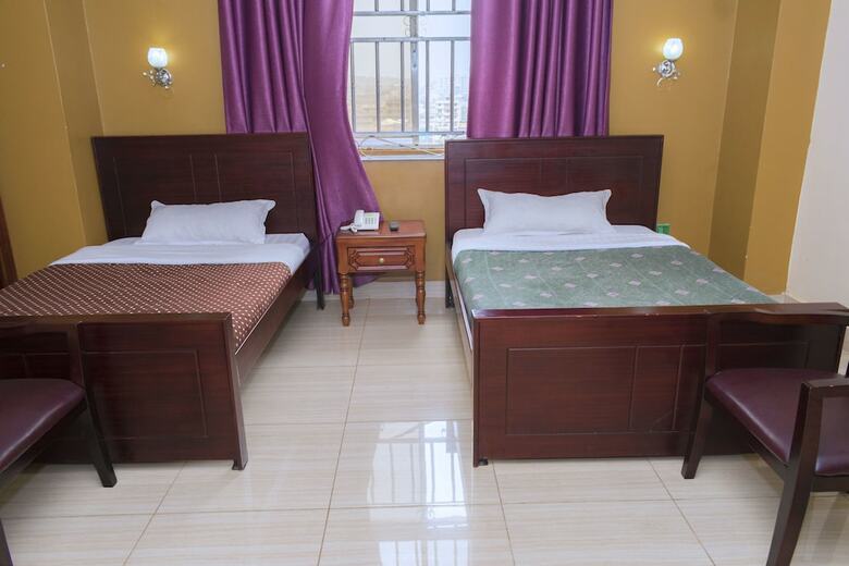 Diamonds Hotel