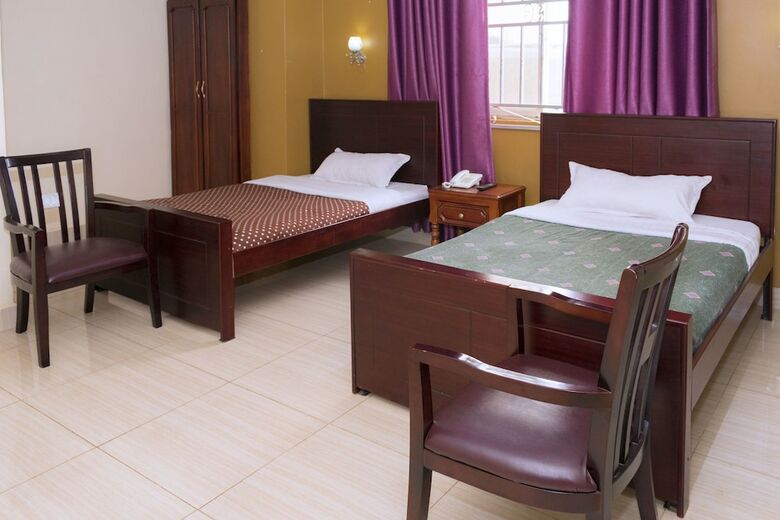 Diamonds Hotel