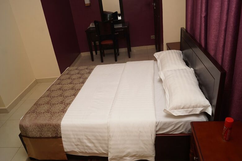 Diamonds Hotel
