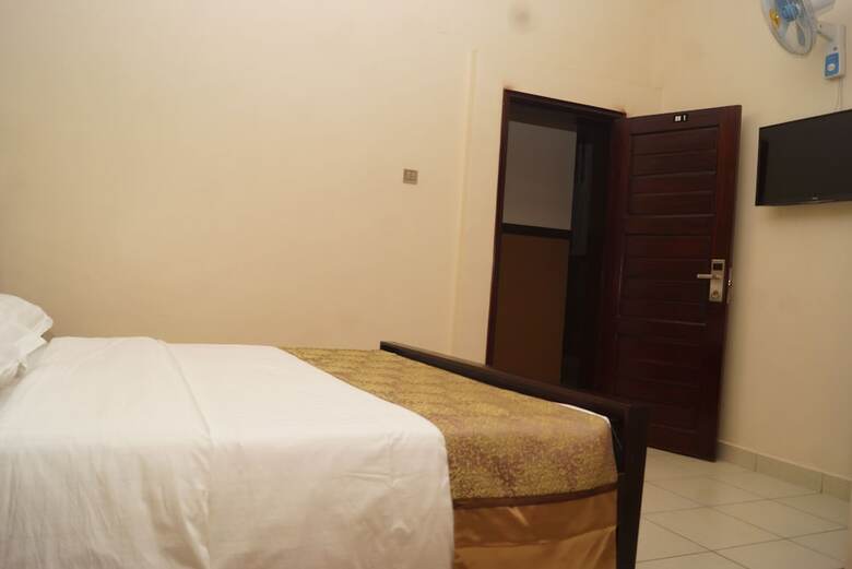 Diamonds Hotel