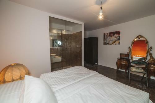 18arts Hotel