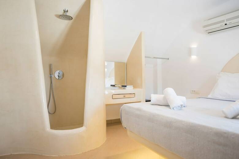 Villa Secret Earth Santorini