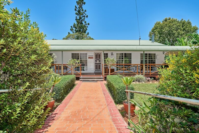Birds 'n' Bloom Cottages