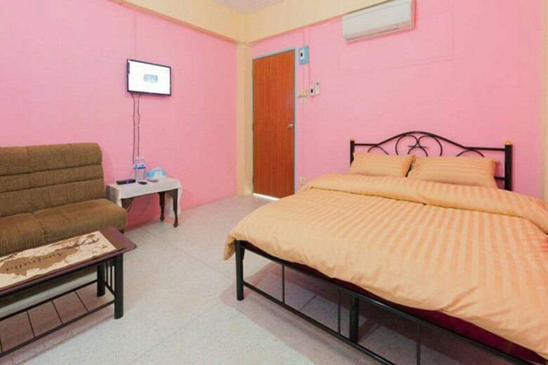 Hotel Roomstay Ruenkaew