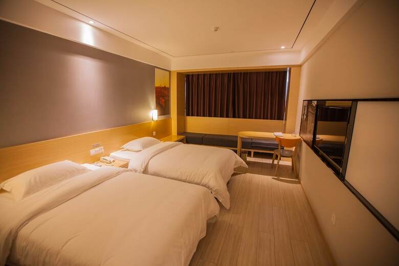 Ibis Leshan City Center Hotel