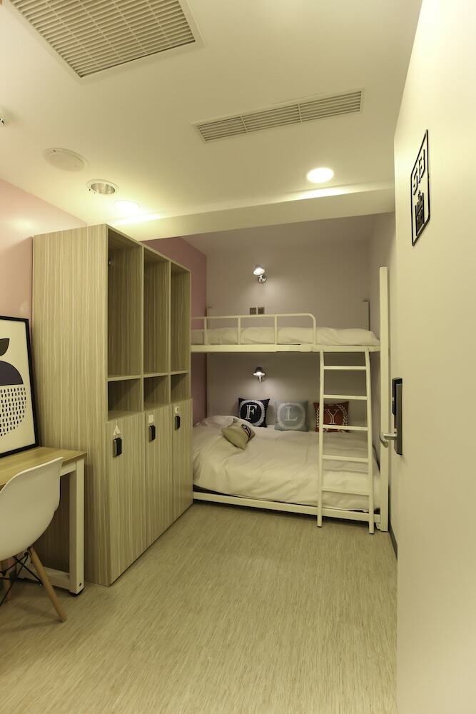 Hostal Flyinn Hostel