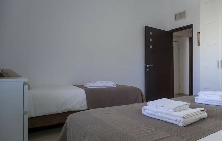 Apartamento Holyguest - Adam Hacohen