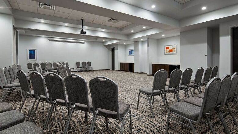 Hotel Best Western Plus Roland Inn & Suites