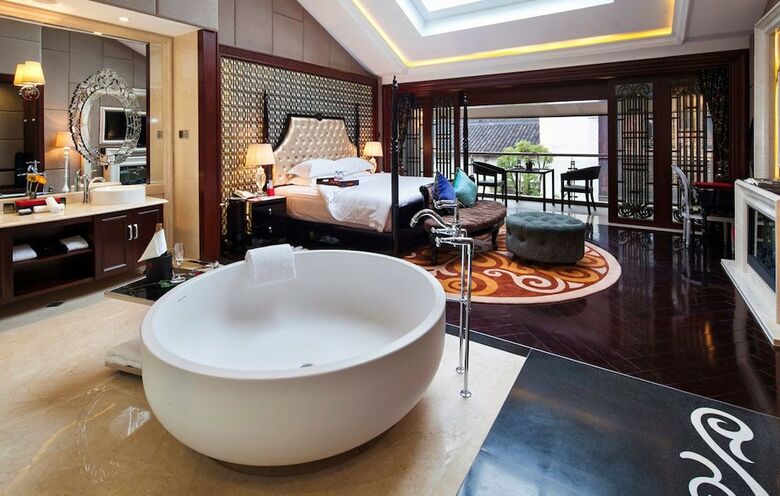 Hotel Eden Clubhouse