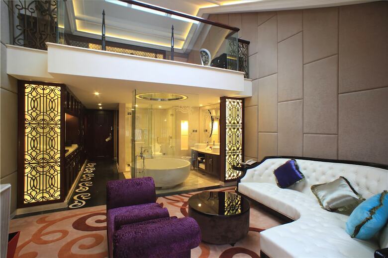 Hotel Eden Clubhouse