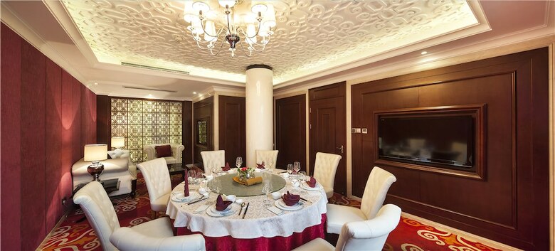 Hotel Eden Clubhouse