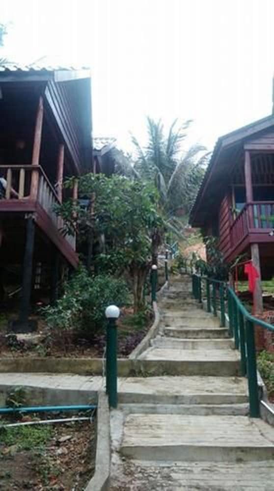 Hotel Happy Elephant Bungalows