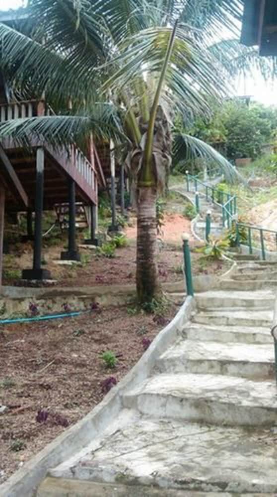 Hotel Happy Elephant Bungalows
