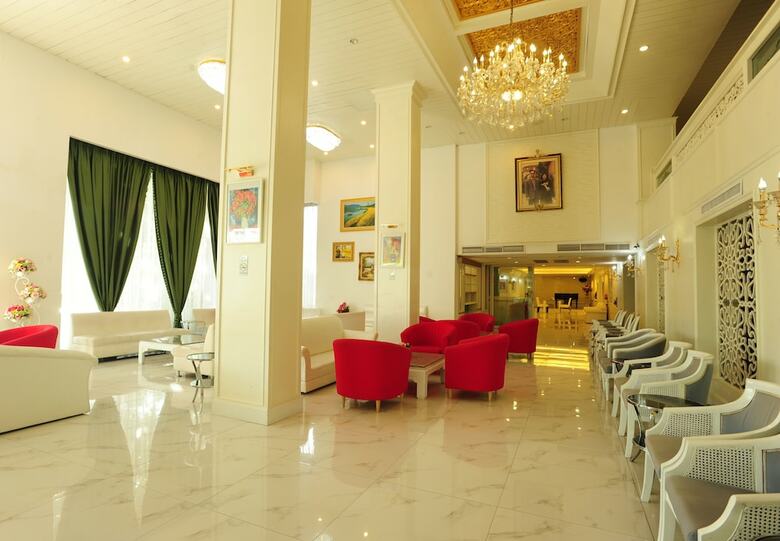 Aunchaleena Grand Hotel