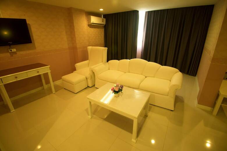 Aunchaleena Grand Hotel