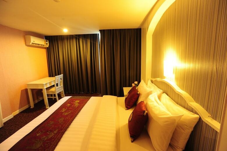 Aunchaleena Grand Hotel