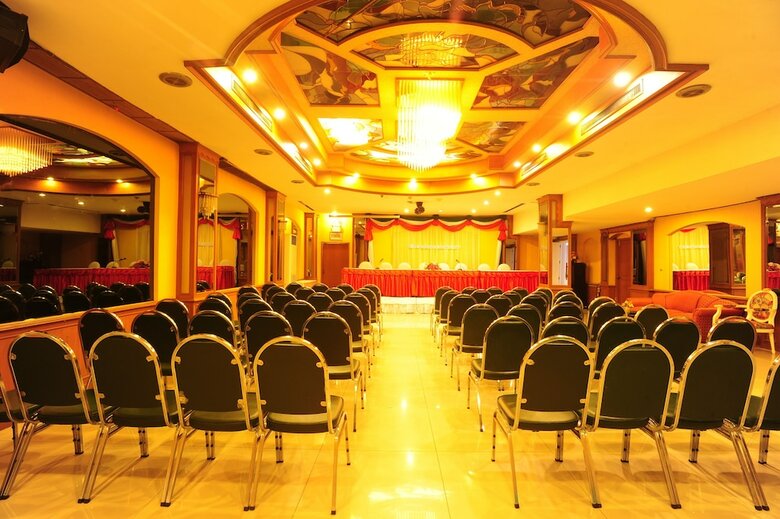 Aunchaleena Grand Hotel