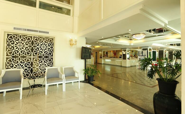 Aunchaleena Grand Hotel