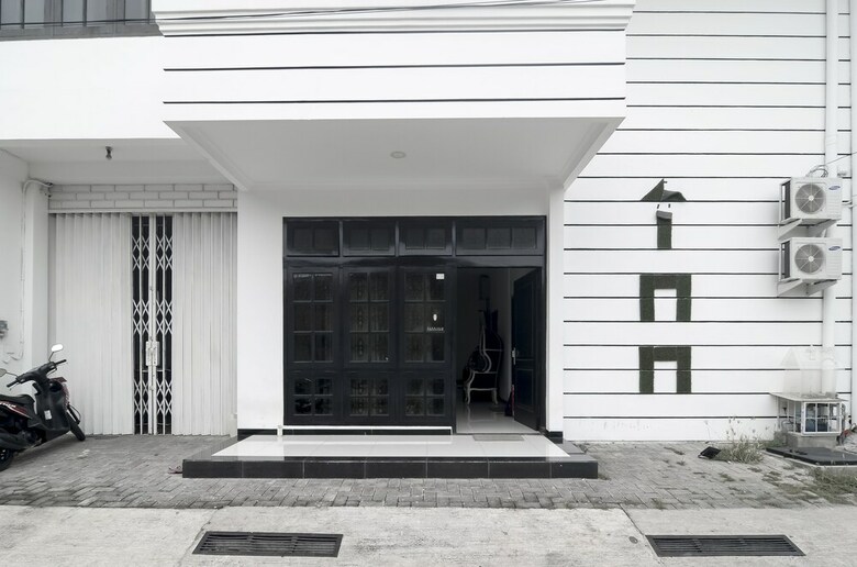 Hotel Reddoorz Near Poncol Station