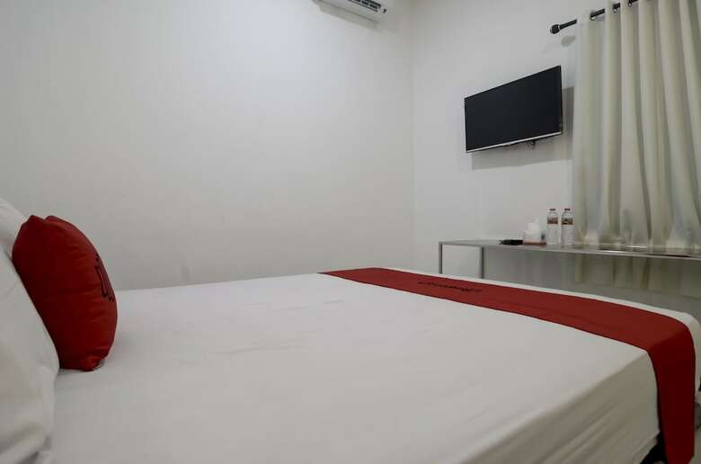 Hotel Reddoorz Near Poncol Station